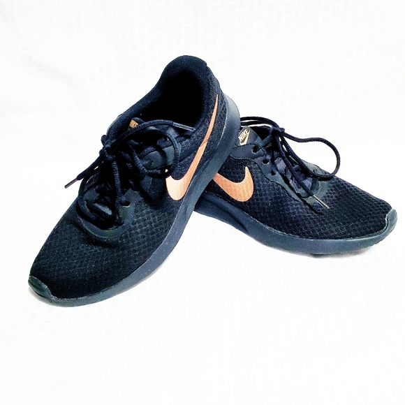 Nike Tanjun Women Running Sneakers Black/Rose/Bronze/Gold/Metallic Size 9.5 - Picture 2 of 13